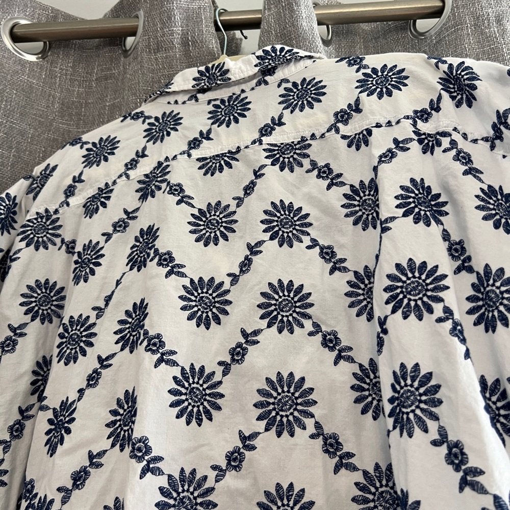 Chaps - white short sleeve button down with navy blue floral embroidery - 3XL - Picture 10 of 15